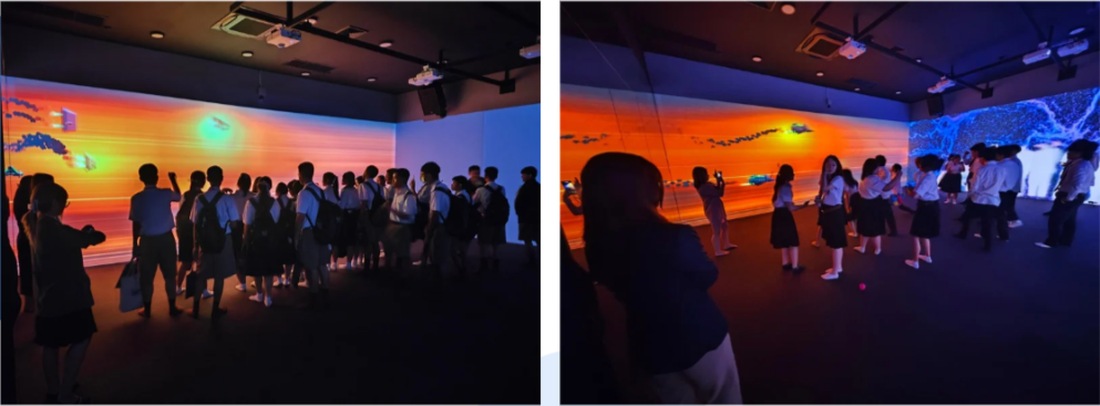 นักศึกษาในห้องปฏิบัติการ Interactive Immersive Room ขณะฉายภาพ 360 องศา